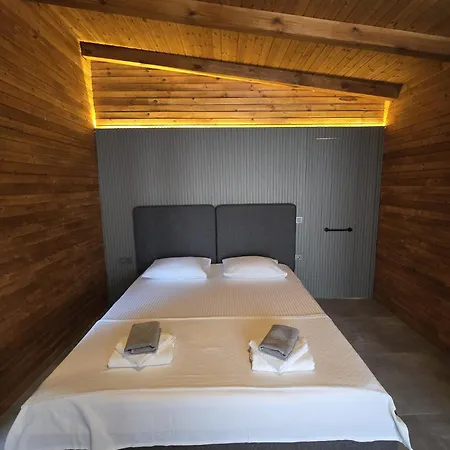 Alpehytte Rest